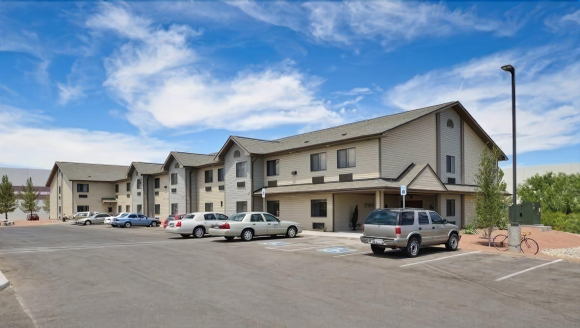 Travelodge By Wyndham Santa Teresa Exterior photo